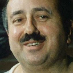 Pierre Mirat 飾演 Le maire de Martel