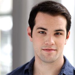 Joe Reece - Yes, God, Yes演員 飾演Chris (as Joe Reece)