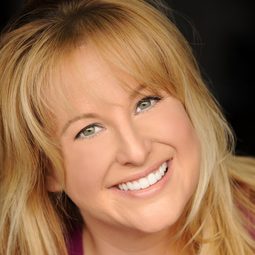 Jenifer Kaplan - 妖怪島演員 飾演Melanie / Cameron's Mom / Child Patrick / Monster #4 / Monster #13 (voice)