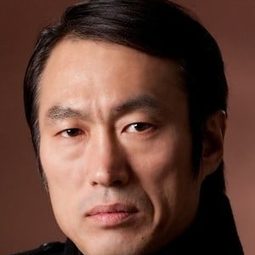 Jo Deok-jae 飾演 Detective