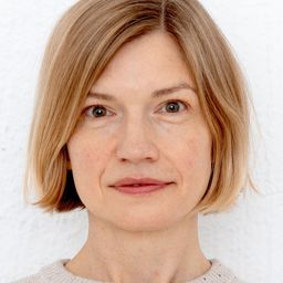 Cecilia Frode 飾演 