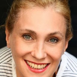 亨麗埃特·穆勒 飾演 Jenny