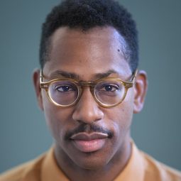 Eric Berryman 飾演 Theater Actor