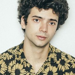 Thimotée Robart 飾演 Philippe