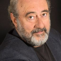 何塞·安赫爾·埃西多 飾演 Antonio