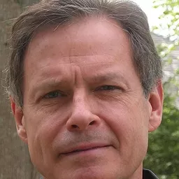 凱文·雷諾斯 - 復活節島導演