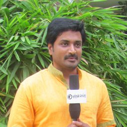 Senthil Kumar - 英勇讚曲演員 飾演Self