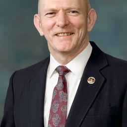 Gene Kranz 飾演 Himself