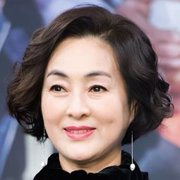 李甫姫 - 玫瑰的日子演員 飾演Ji-hyun