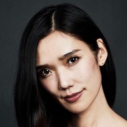 岡本多緒 飾演 Shiho Nomura