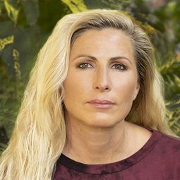 Faith Fay - 史迪仔演員 飾演Foster Parent