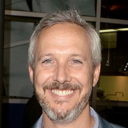 Matt Winston 飾演 Ron