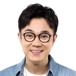 董成鵬 飾演 Xinwen Chen