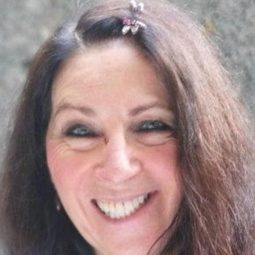 Ydessa Hendeles 飾演 Self