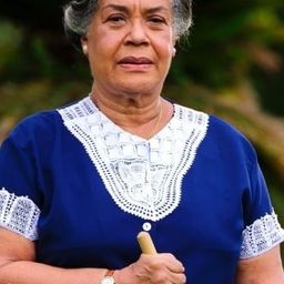 Dja Marthins 飾演 Dona Nonô