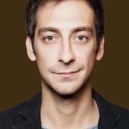 Artyom Tkachenko 飾演 Garrett