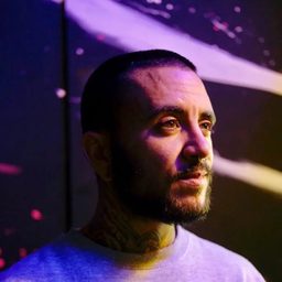 Ary Zara - An Avocado Pit導演