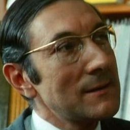 Marcel Berbert 飾演 Jardine