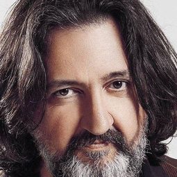 Renan Bilek - 師奶鎮長演員 飾演Müfettiş Tuğrul