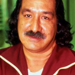 Leonard Peltier 飾演 Self (archive footage)