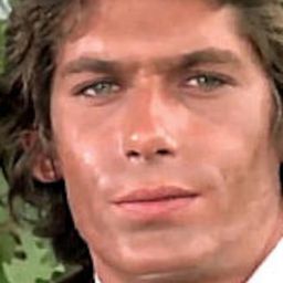 Christian Hay 飾演 Gaston