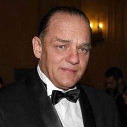 維倫廷·波佩斯庫 飾演 Doru