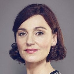 Kiki Kendrick - 瘋人院演員 飾演Detective Chivers