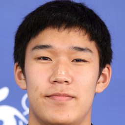 Tergel Bold-Erdene 飾演 Ze