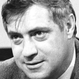 Gérard Sire - 中國人在巴黎編劇