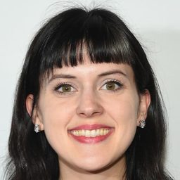 葛莉絲·雷克斯 - 劈腿困境演員 飾演Cousin Betty