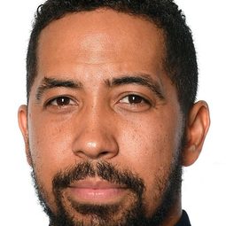 小尼爾·布朗 飾演 Ronnie Russo