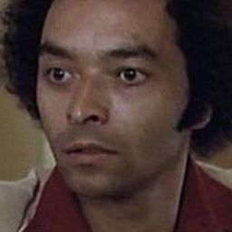 Alex Colon 飾演 Younger Mexican Man