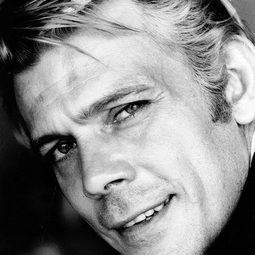 Giorgio Ardisson 飾演 Thesus (Teseo)