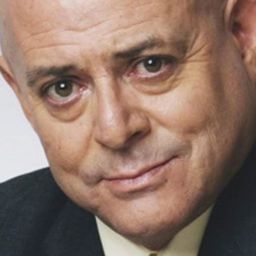 羅伯特·懷特黑德 飾演 Iraqi Colonel