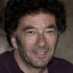 Christoph Gaugler 飾演 Bauer Brückner