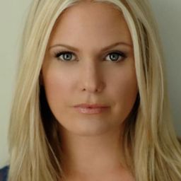 Terri Conn 飾演 Sarah Wilson