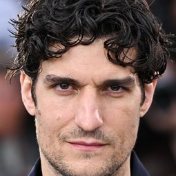 路易斯加爾 - 小婦人演員 飾演Friedrich Bhaer