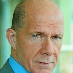 Robert Catrini - 烈探狙擊：誓不回頭演員 飾演Col. Moorcroft