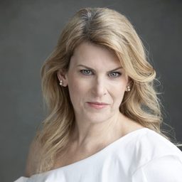 Wendy German 飾演 Donna