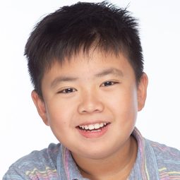 Zihan Zhao - 飛往愛的最後登機廣播演員 飾演Fenhua