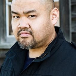 Simon Chin 飾演 Pasang