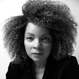 Ruth E. Carter 飾演 Self
