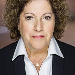 Rhona Shekter 飾演 Sue