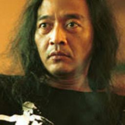 蘇吉沃·泰久 飾演 Lengger Instructor