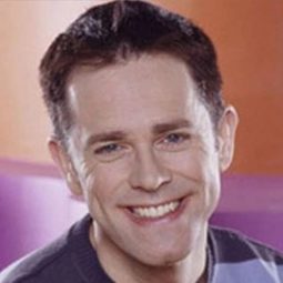 Chris Jarvis 飾演 Dame Trott