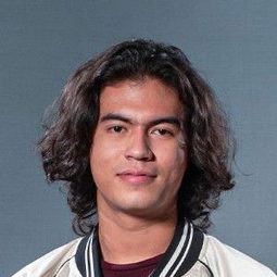 Michael Simon Russell 飾演 Ben