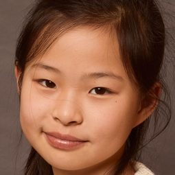 Noel Kate Cho 飾演 Anne