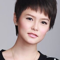 Jayley Woo 飾演 Kim