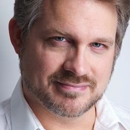 Valerian Ruminski 飾演 