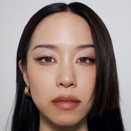 浦洛伊·霍旺 飾演 Alice